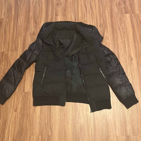 Warm UNIQLO down zip-up jacket with hood. Size L - Picture 2 of 7